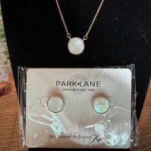 Park Lane Gold and Mother of Pearl Earrings & Necklace Set
